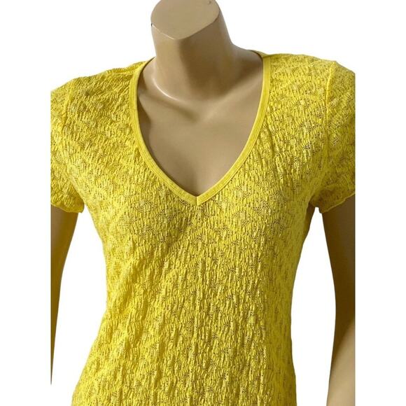 MODA INTERNATIONAL Womens Size Large Sheer Yellow Lace Short Sleeve V Neck Shirt - Picture 5 of 6